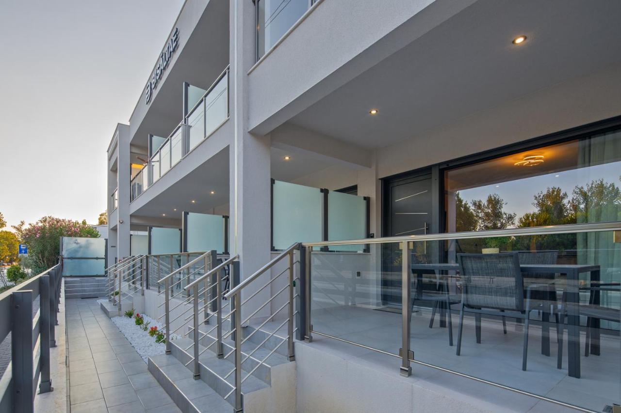 Bisaltae Seaside Suites เกราโมตี ภายนอก รูปภาพ